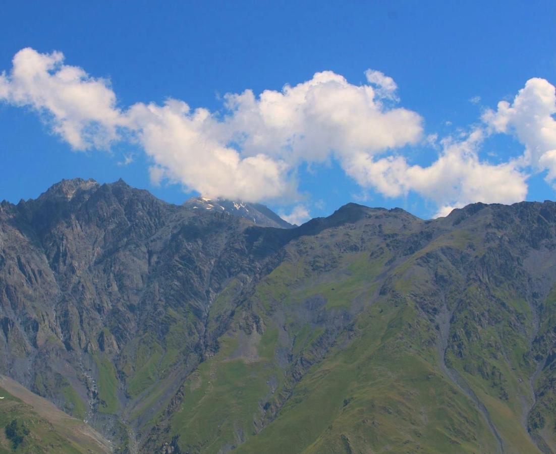 Hotel Axien Kazbegi Eksteriør billede