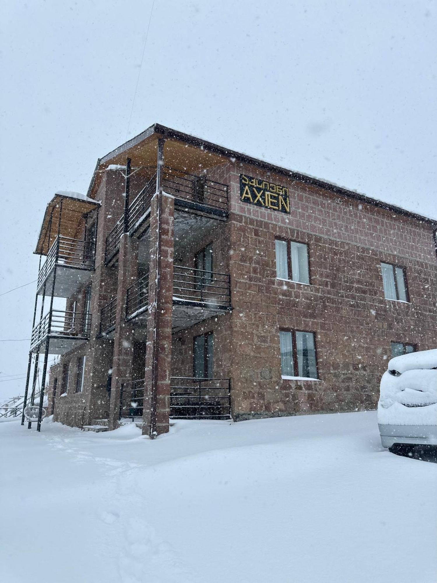 Hotel Axien Kazbegi Eksteriør billede