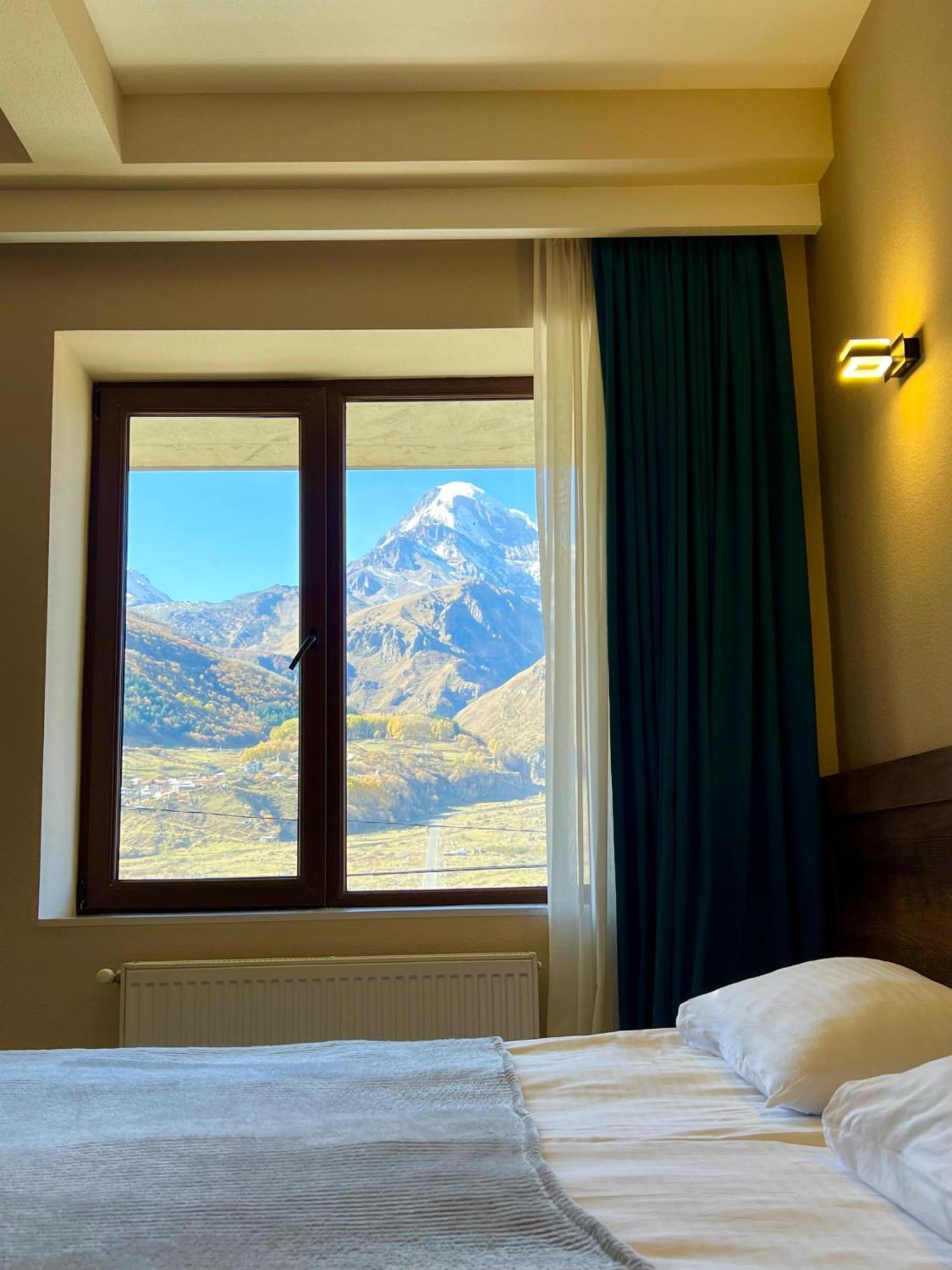 Hotel Axien Kazbegi Eksteriør billede